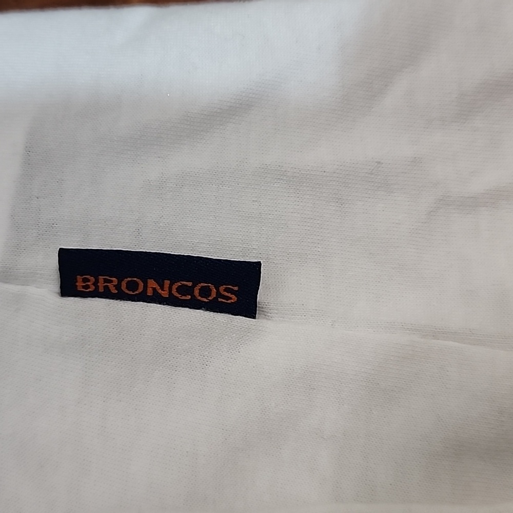 NWOT men's Denver Broncos raglan tee - Picture 5 of 7